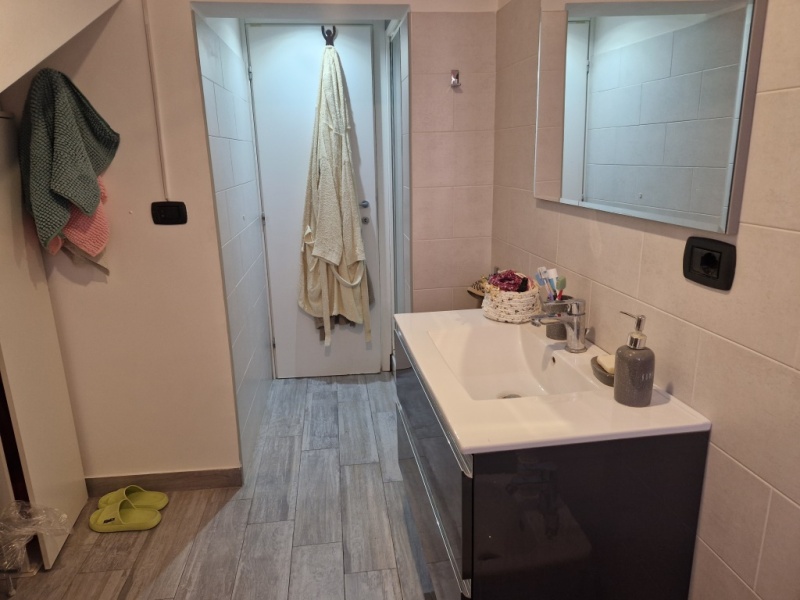 82 VIA DI GROTTAROSSA, ROMA, Lazio 00189, 3 Stanze da Letto Stanze da Letto, ,1 BagnoBathrooms,Appartamento,Vendita,VIA DI GROTTAROSSA,2,1075